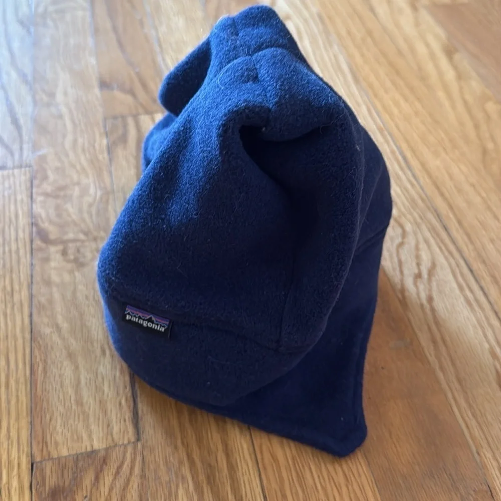 Patagonia Navy Fleece Hat sz S toddler winter snow hat